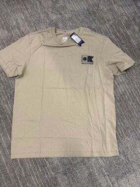 Salty Crew Short Sleeve Logo Tee in Tan